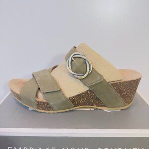 Dansko Susie Taupe Milled Nubuck Wedge Sandals Womens EU 37 US 6.5-7 NIB
